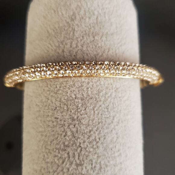 Juicy Couture Gold Tone Crystal Bangle Bracelet Hinged Clasp - Picture 10 of 11